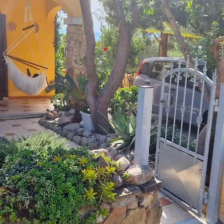 Affittasardegna-casa Dora * Agrustos